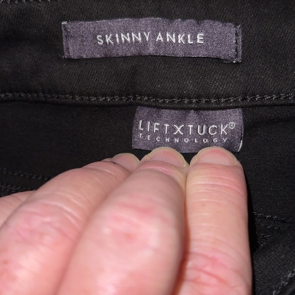 NYDJ Black Skinny Jeans 00 NWT - Picture 5 of 8